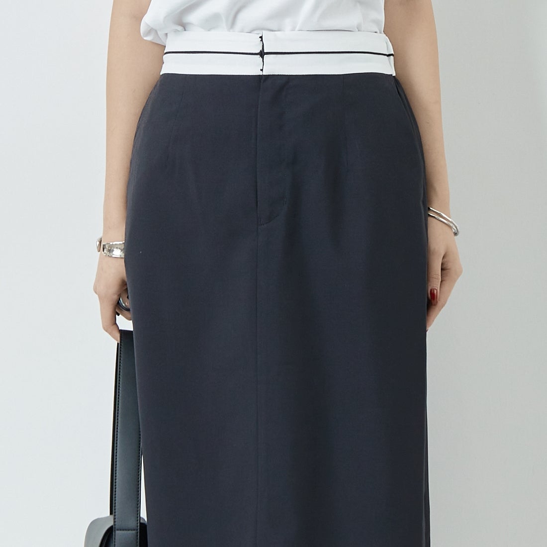 Jeans Factory Clothes [ジーンズファクトリークローズ] シャンブレーエステマーベルトスカート [21255053] 004 ﾌﾞﾗｯｸ &&モデル身長：167cm 着用サイズ：38&&