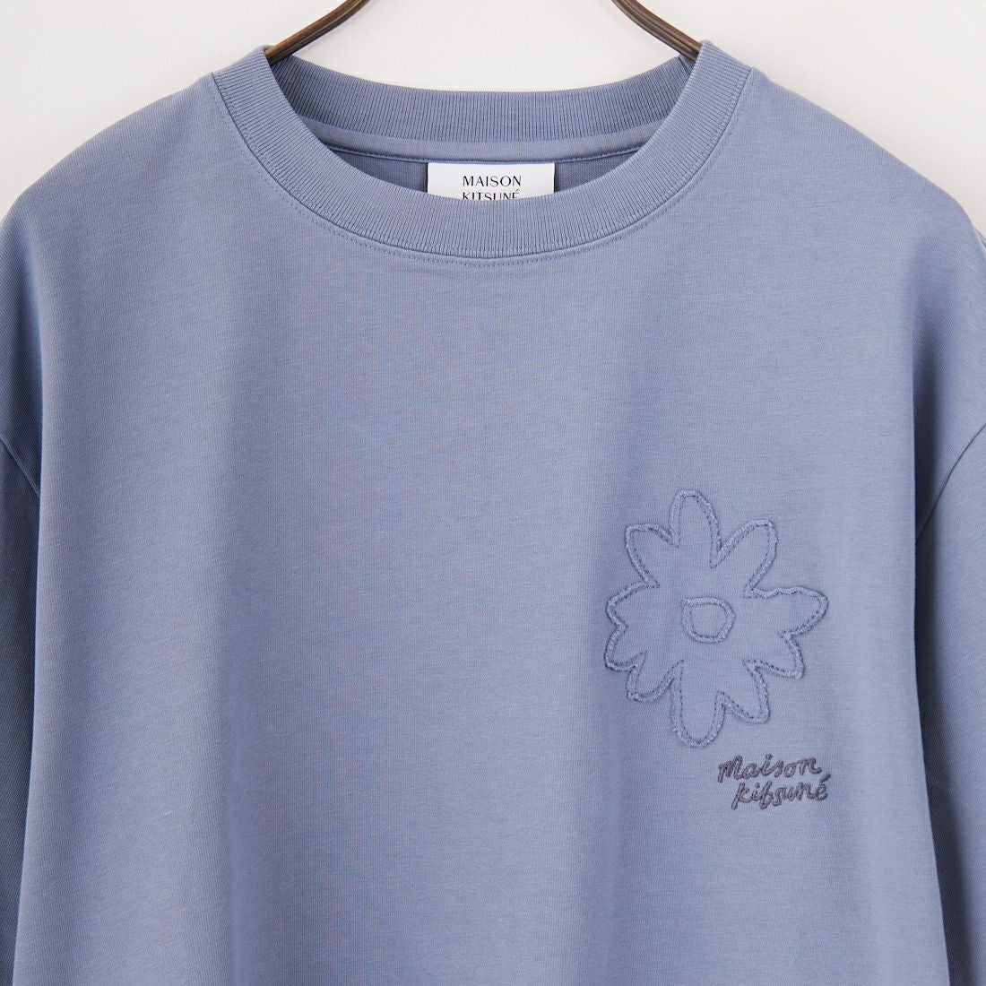 MAISON KITSUNE [メゾン キツネ] クラフテッドデイジーオーバーサイズTシャツ [OM00124KJ7020] 0074 ZINC