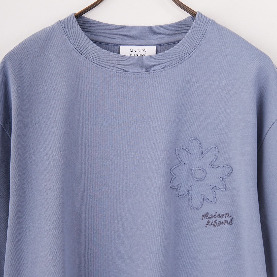 MAISON KITSUNE [メゾン キツネ] クラフテッドデイジーオーバーサイズTシャツ [OM00124KJ7020] 0074 ZINC