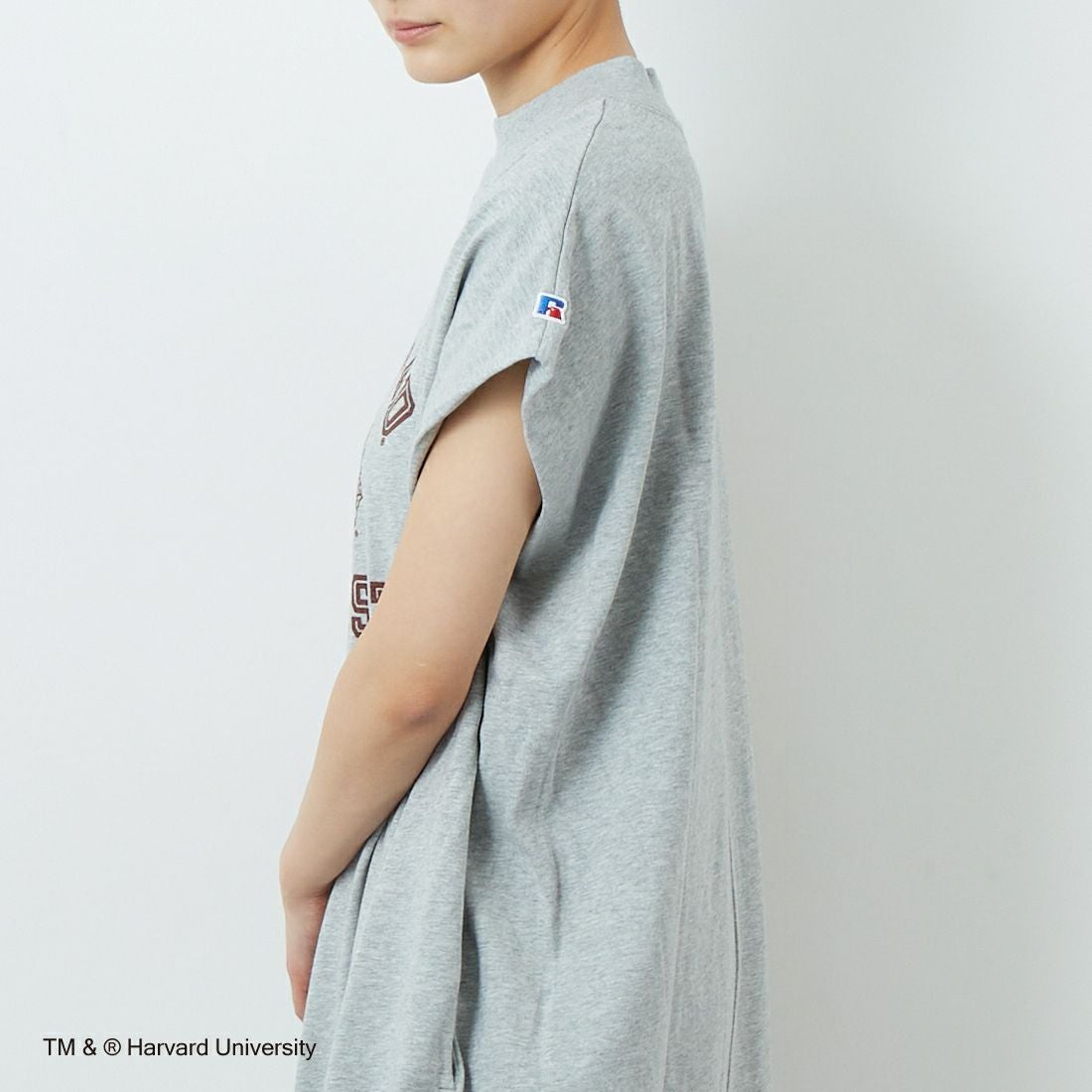 RUSSELL ATHLETIC [ラッセル アスレチック] カレッジロゴノースリーブワンピース [RCW-25032-HD] 03H H.GRAY &&モデル身長：160cm 着用サイズ：M&&