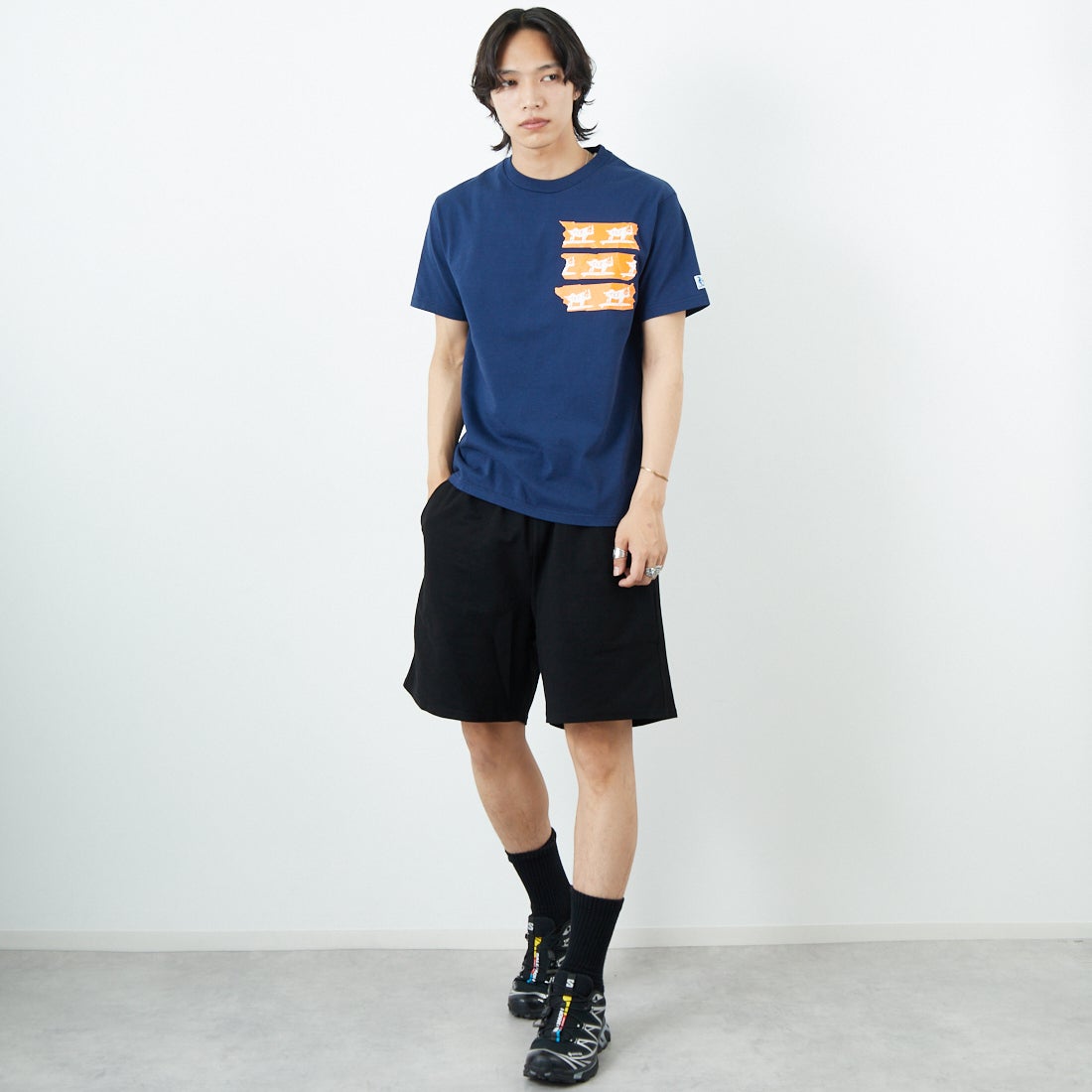 The Endless Summer [エンドレスサマー] TES BUHIテーププリントTシャツ [FT-25574311] 60 NAVY &&モデル身長：179cm 着用サイズ：M&&