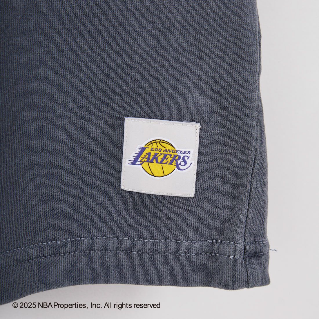 OFF THE COURT BY NBA [オフ ザ コート バイ エヌビーエー] 別注 プリントTシャツ [F-25SS-001-JF] LAKERS BLK