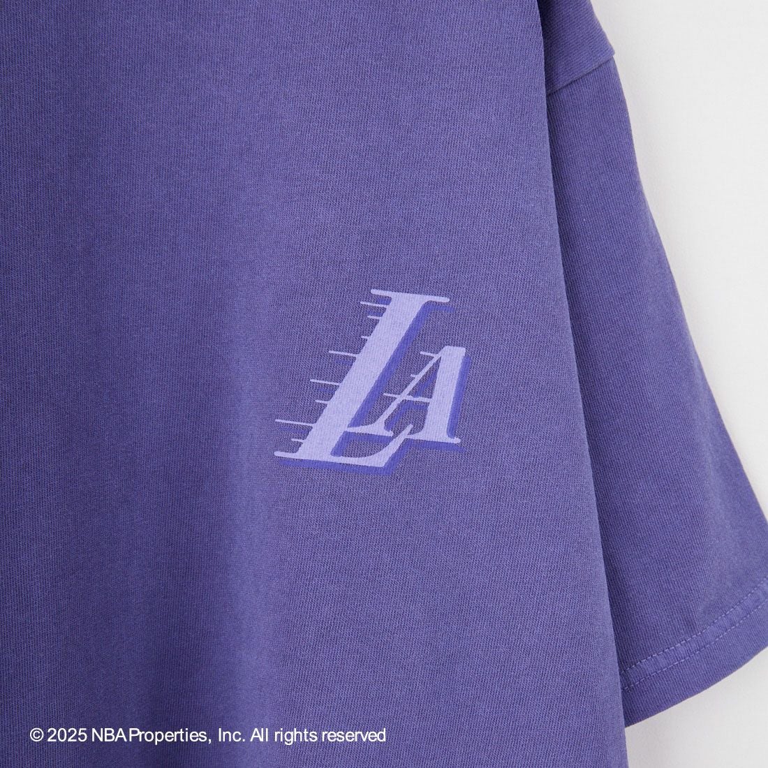 OFF THE COURT BY NBA [オフ ザ コート バイ エヌビーエー] 別注 プリントTシャツ [F-25SS-001-JF] LAKERS PPL