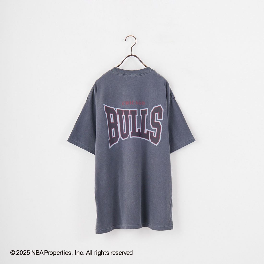 OFF THE COURT BY NBA [オフ ザ コート バイ エヌビーエー] 別注 プリントTシャツ [F-25SS-001-JF] BULLS BLK