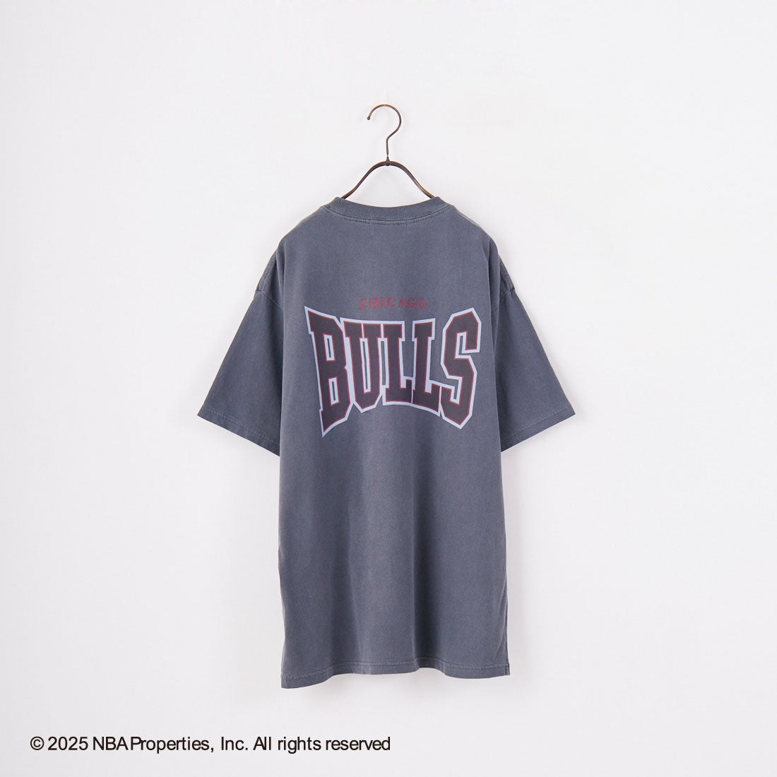 OFF THE COURT BY NBA [オフ ザ コート バイ エヌビーエー] 別注 プリントTシャツ [F-25SS-001-JF] BULLS BLK