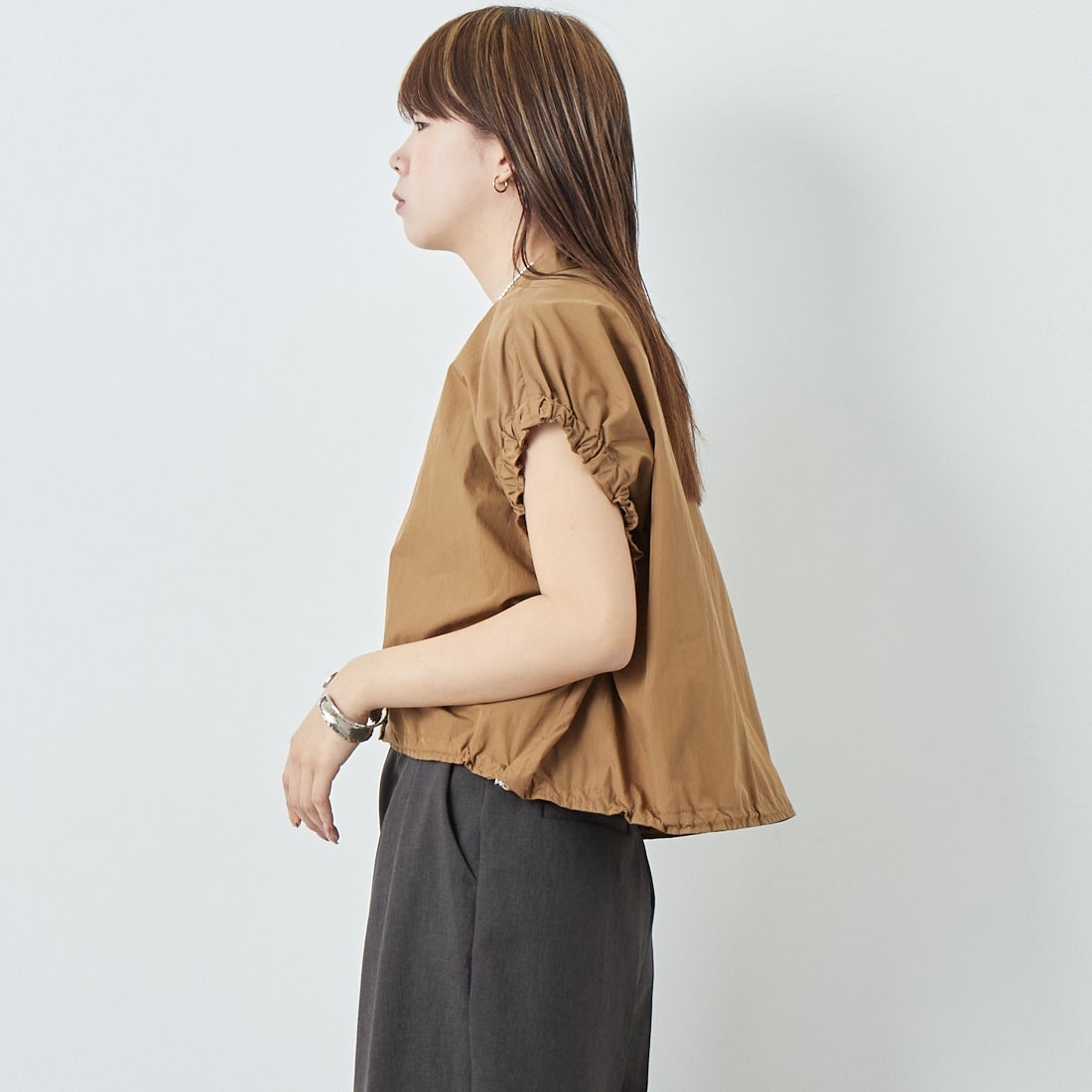 DIGNITE COLLIER [ディニテコリエ] ショートスナップブラウス [80255250] 036 ﾌﾞﾗｳﾝ &&モデル身長：167cm 着用サイズ：F&&