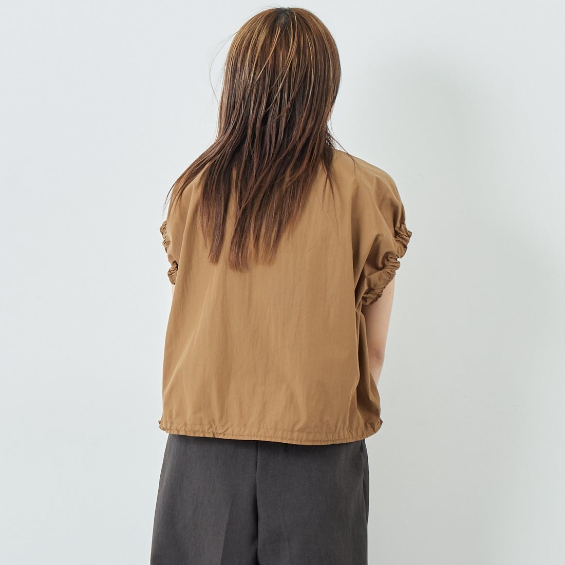 DIGNITE COLLIER [ディニテコリエ] ショートスナップブラウス [80255250] 036 ﾌﾞﾗｳﾝ &&モデル身長：167cm 着用サイズ：F&&