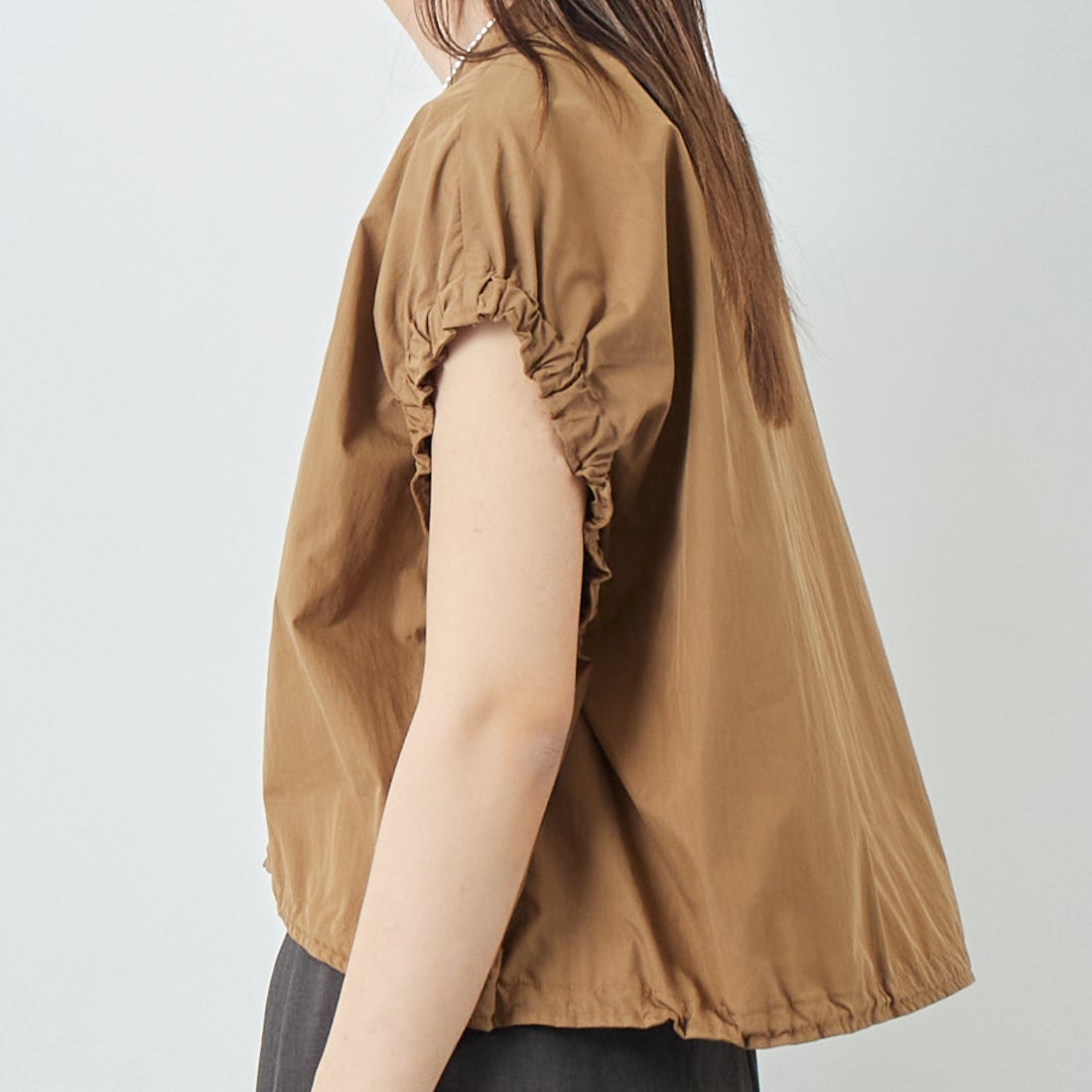 DIGNITE COLLIER [ディニテコリエ] ショートスナップブラウス [80255250] 036 ﾌﾞﾗｳﾝ &&モデル身長：167cm 着用サイズ：F&&