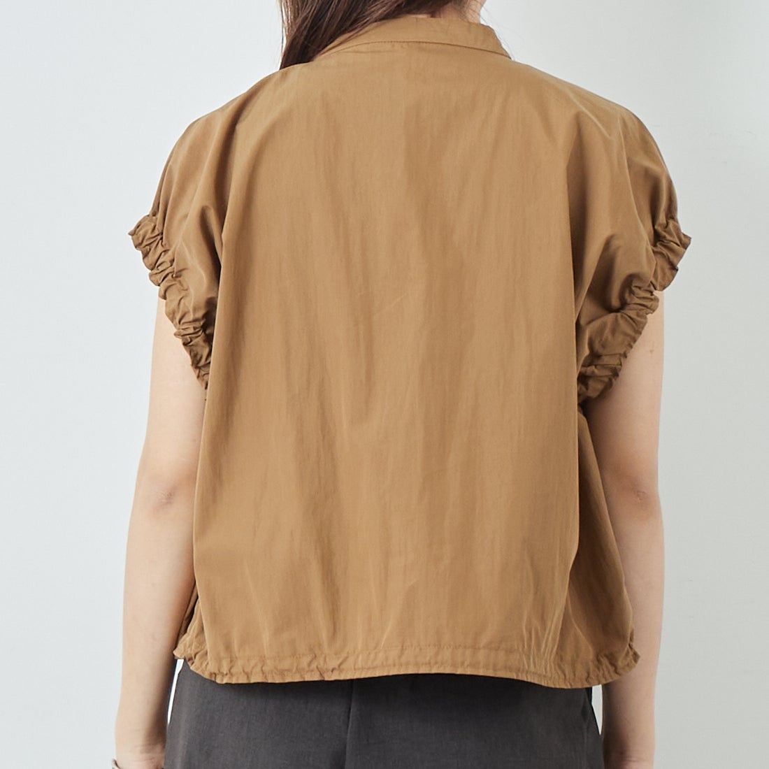 DIGNITE COLLIER [ディニテコリエ] ショートスナップブラウス [80255250] 036 ﾌﾞﾗｳﾝ &&モデル身長：167cm 着用サイズ：F&&