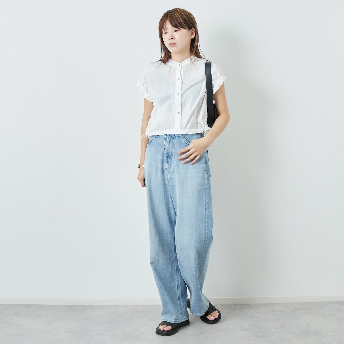 DIGNITE COLLIER [ディニテコリエ] ショートスナップブラウス [80255250] 031 ｵﾌﾎﾜｲﾄ &&モデル身長：167cm 着用サイズ：F&&