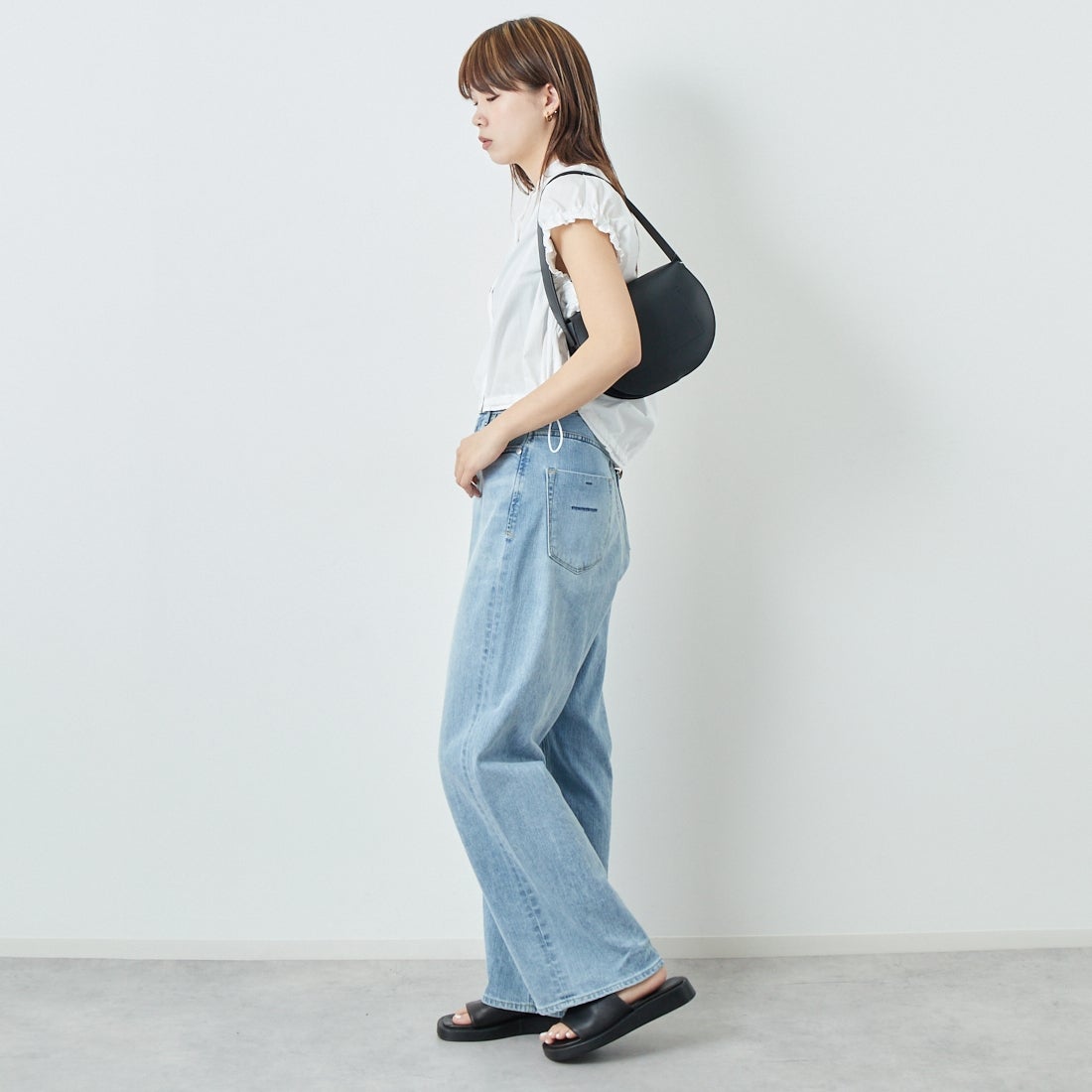 DIGNITE COLLIER [ディニテコリエ] ショートスナップブラウス [80255250] 031 ｵﾌﾎﾜｲﾄ &&モデル身長：167cm 着用サイズ：F&&