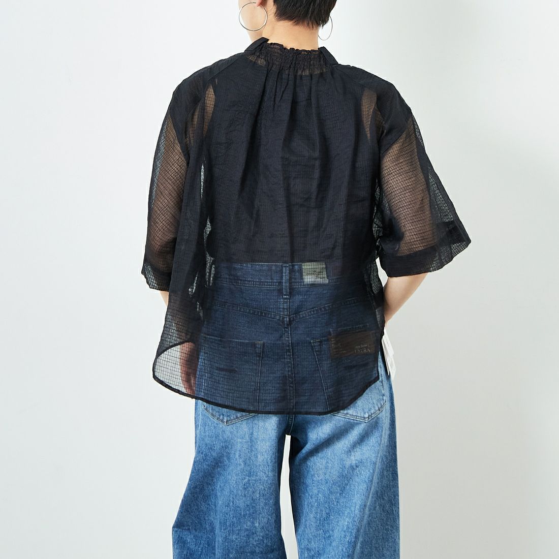 Munich [ミューニック] シャーリングネックシャツ [MN251T53] 009 BLK &&モデル身長：160cm 着用サイズ：ONE SIZE&&