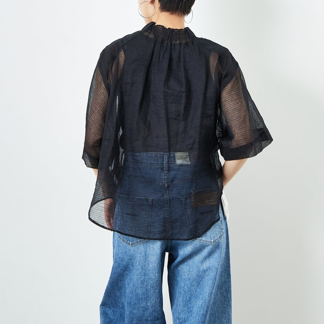 Munich [ミューニック] シャーリングネックシャツ [MN251T53] 009 BLK &&モデル身長：160cm 着用サイズ：ONE SIZE&&