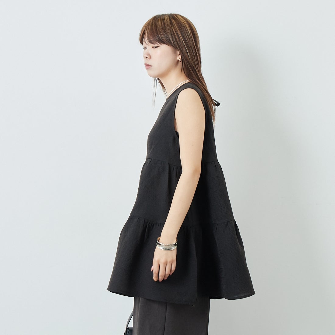 TORRAZZO DONNA [トラッゾドンナ] 2WAYティアードチュニック [6251-327] 19 BLACK &&モデル身長：167cm 着用サイズ：F&&