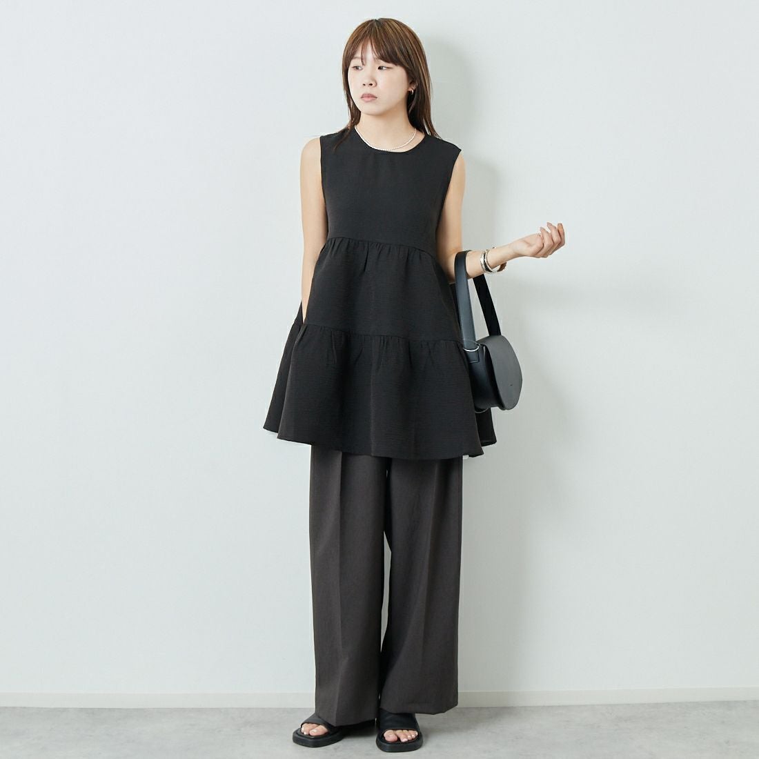 TORRAZZO DONNA [トラッゾドンナ] 2WAYティアードチュニック [6251-327] 19 BLACK &&モデル身長：167cm 着用サイズ：F&&