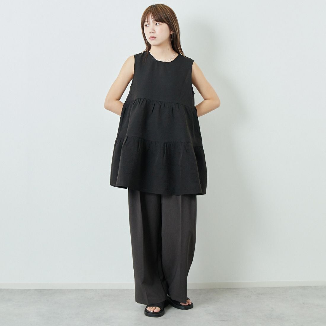TORRAZZO DONNA [トラッゾドンナ] 2WAYティアードチュニック [6251-327] 19 BLACK &&モデル身長：167cm 着用サイズ：F&&