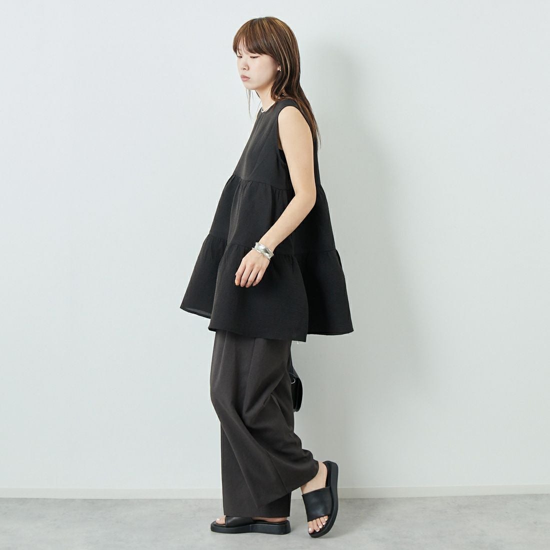 TORRAZZO DONNA [トラッゾドンナ] 2WAYティアードチュニック [6251-327] 19 BLACK &&モデル身長：167cm 着用サイズ：F&&