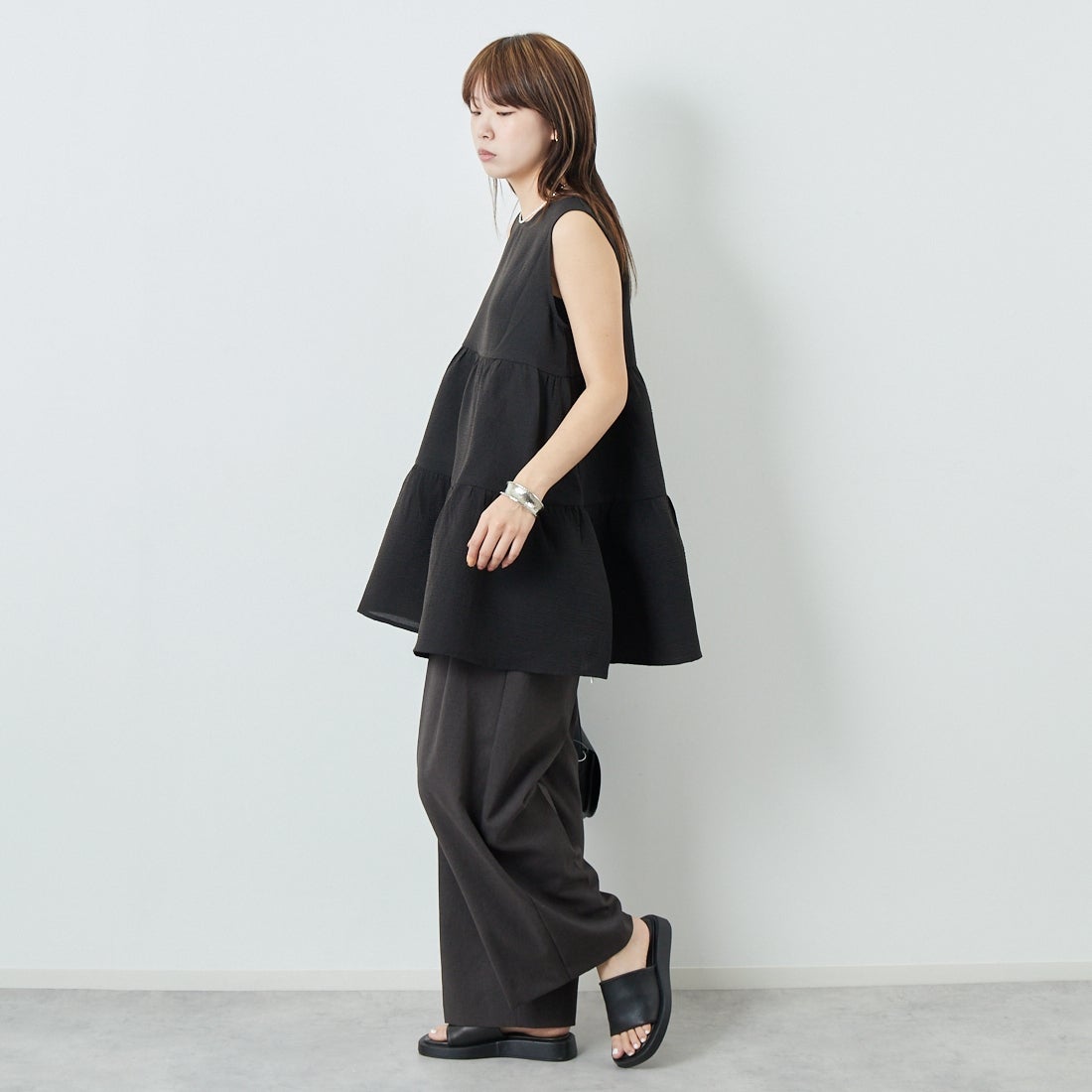 TORRAZZO DONNA [トラッゾドンナ] 2WAYティアードチュニック [6251-327] 19 BLACK &&モデル身長：167cm 着用サイズ：F&&
