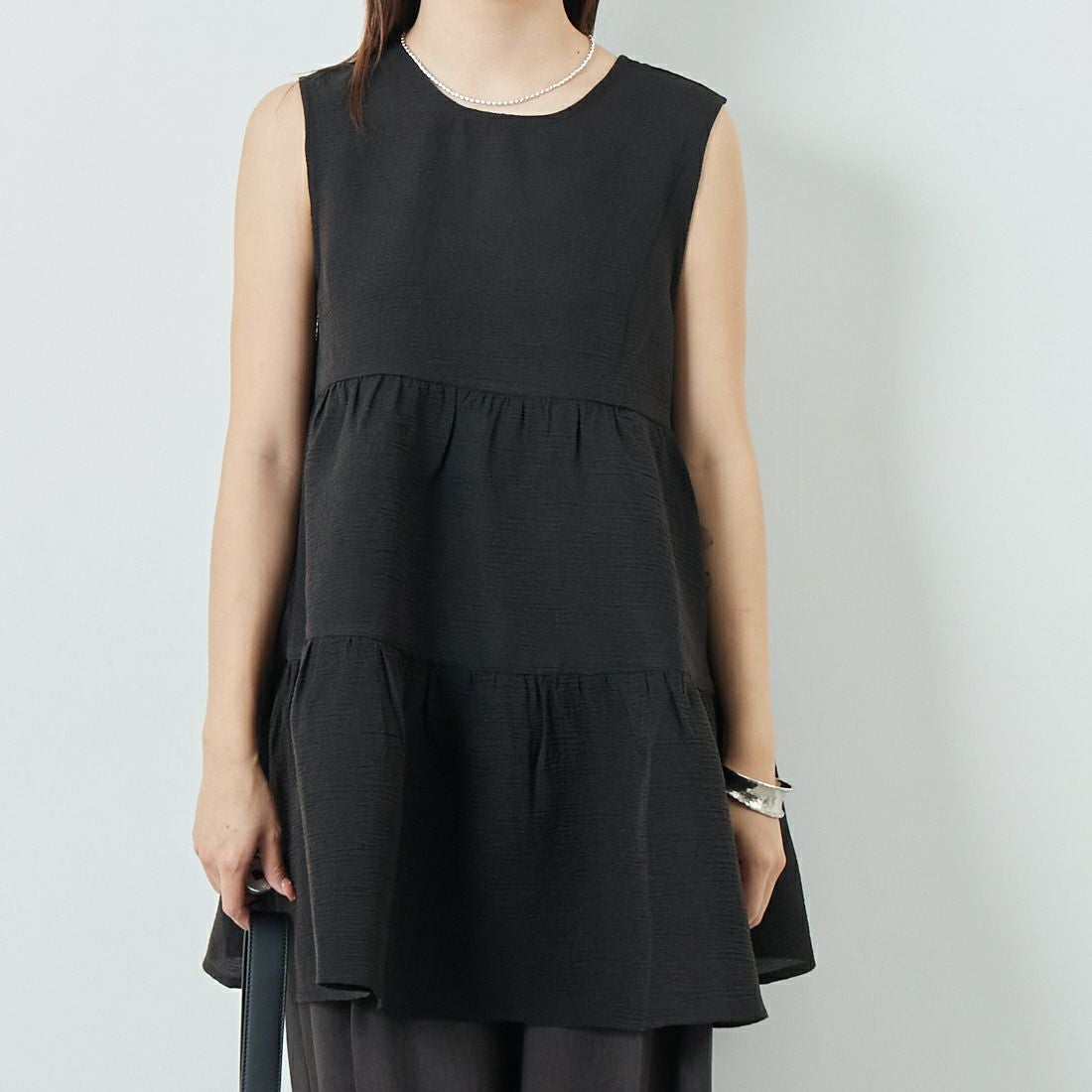 TORRAZZO DONNA [トラッゾドンナ] 2WAYティアードチュニック [6251-327] 19 BLACK &&モデル身長：167cm 着用サイズ：F&&