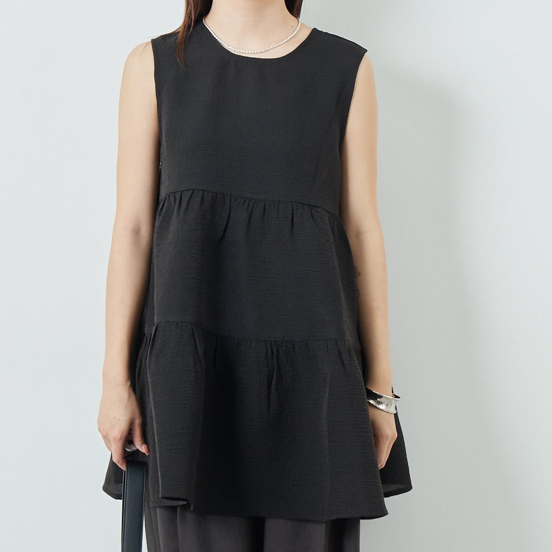 TORRAZZO DONNA [トラッゾドンナ] 2WAYティアードチュニック [6251-327] 19 BLACK &&モデル身長：167cm 着用サイズ：F&&