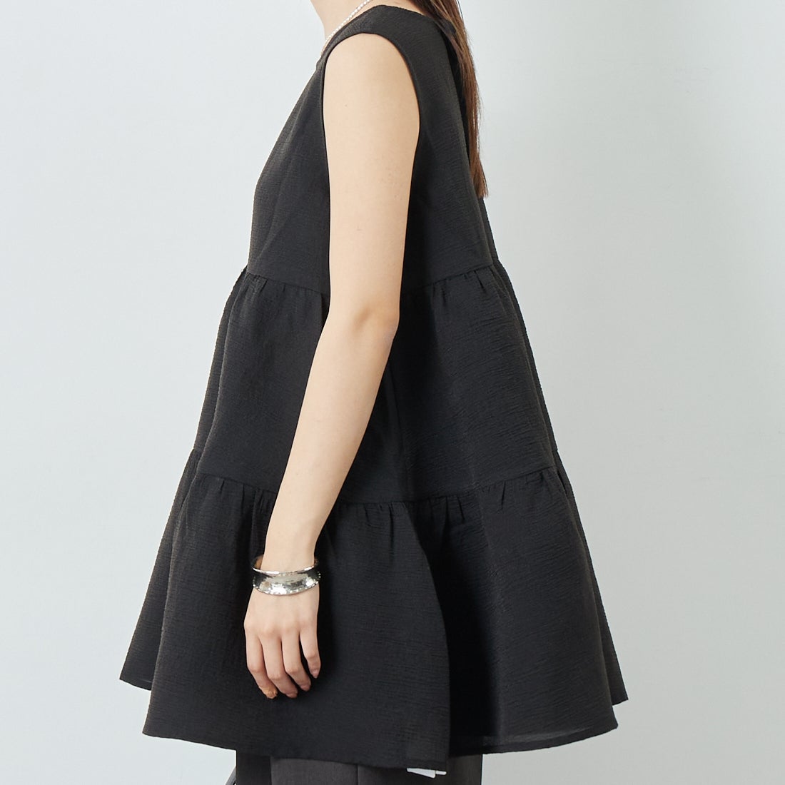 TORRAZZO DONNA [トラッゾドンナ] 2WAYティアードチュニック [6251-327] 19 BLACK &&モデル身長：167cm 着用サイズ：F&&