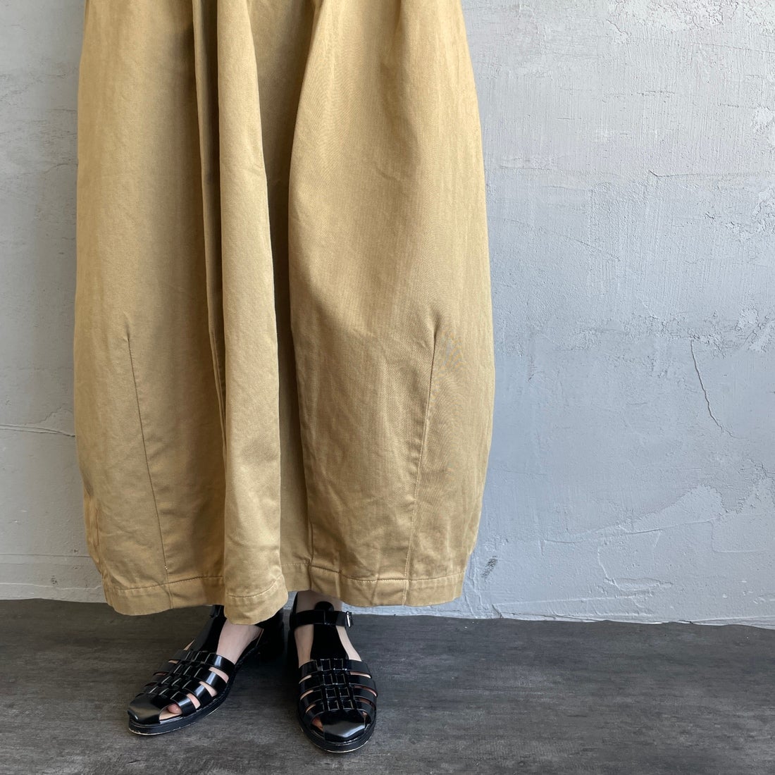 HARVESTY [ハーベスティ] チノサーカススカート [A22503] 34 KHAKI B &&モデル身長：158cm 着用サイズ：1&&