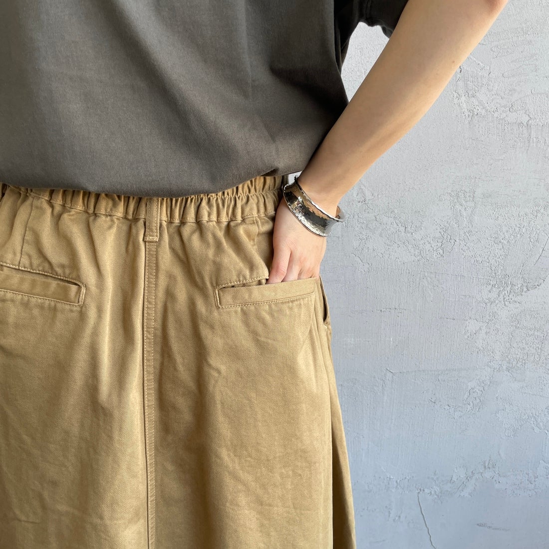 HARVESTY [ハーベスティ] チノサーカススカート [A22503] 34 KHAKI B &&モデル身長：158cm 着用サイズ：1&&