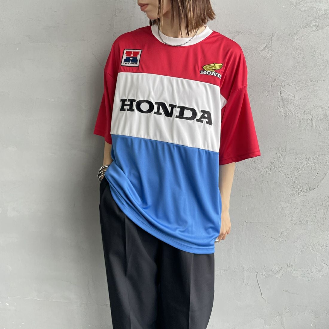 HONDA × JEANSFACTORY [ホンダ × ジーンズファクトリー] レーシングTシャツ [JFC-252-052] HONDA &&モデル身長：158cm 着用サイズ：S&&
