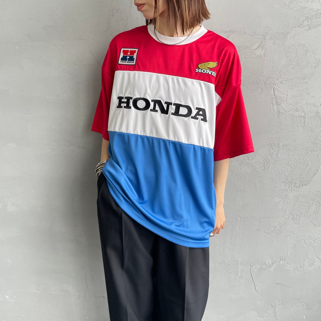 HONDA × JEANSFACTORY [ホンダ × ジーンズファクトリー] レーシングTシャツ [JFC-252-052] HONDA &&モデル身長：158cm 着用サイズ：S&&
