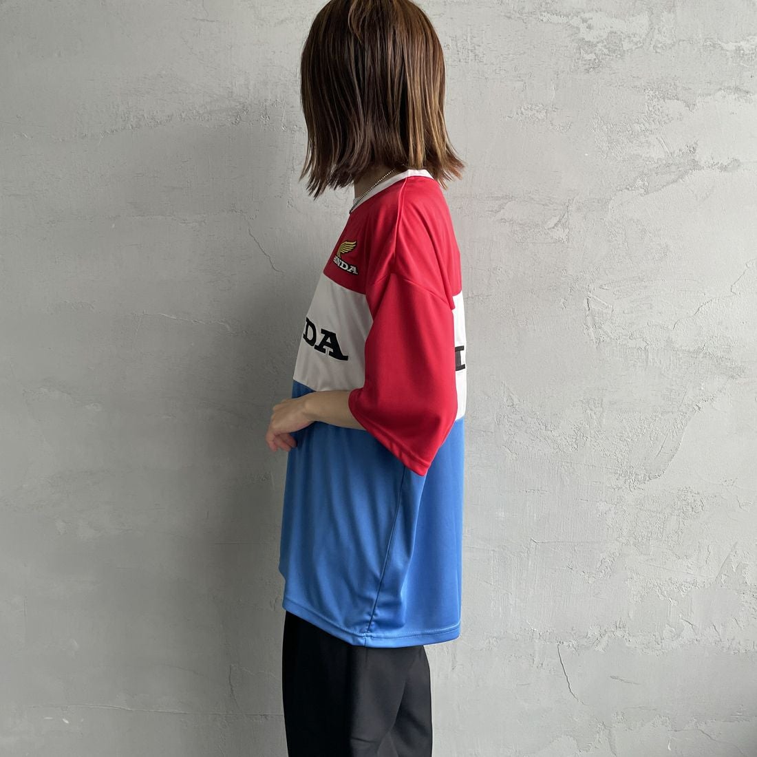 HONDA × JEANSFACTORY [ホンダ × ジーンズファクトリー] レーシングTシャツ [JFC-252-052] HONDA &&モデル身長：158cm 着用サイズ：S&&