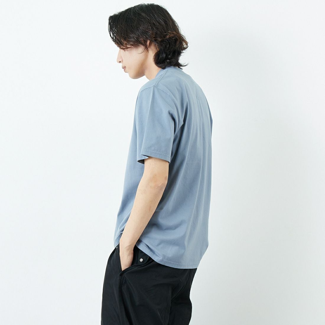 Barbour [バブアー] ウォルトンエンブロイダード オーバーサイズTシャツ [MTS1405] WASHED BLU &&モデル身長：179cm 着用サイズ：40&&