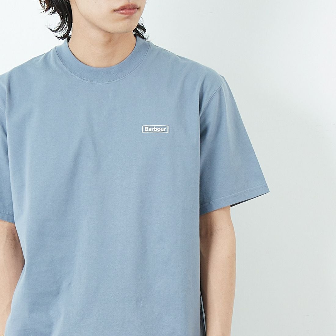 Barbour [バブアー] ウォルトンエンブロイダード オーバーサイズTシャツ [MTS1405] WASHED BLU &&モデル身長：179cm 着用サイズ：40&&