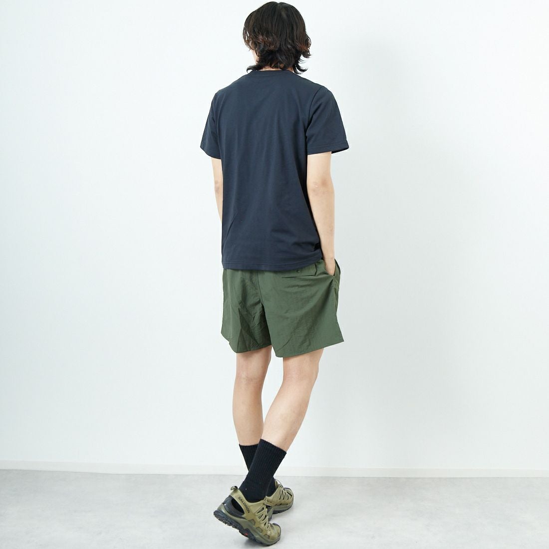 Less By SHELTECH [レス バイ シェルテック] レギュラーシルエットTシャツ [SHL25SS001] BLACK &&モデル身長：179cm 着用サイズ：M&&