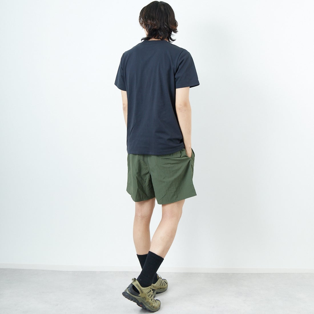 Less By SHELTECH [レス バイ シェルテック] レギュラーシルエットTシャツ [SHL25SS001] BLACK &&モデル身長：179cm 着用サイズ：M&&
