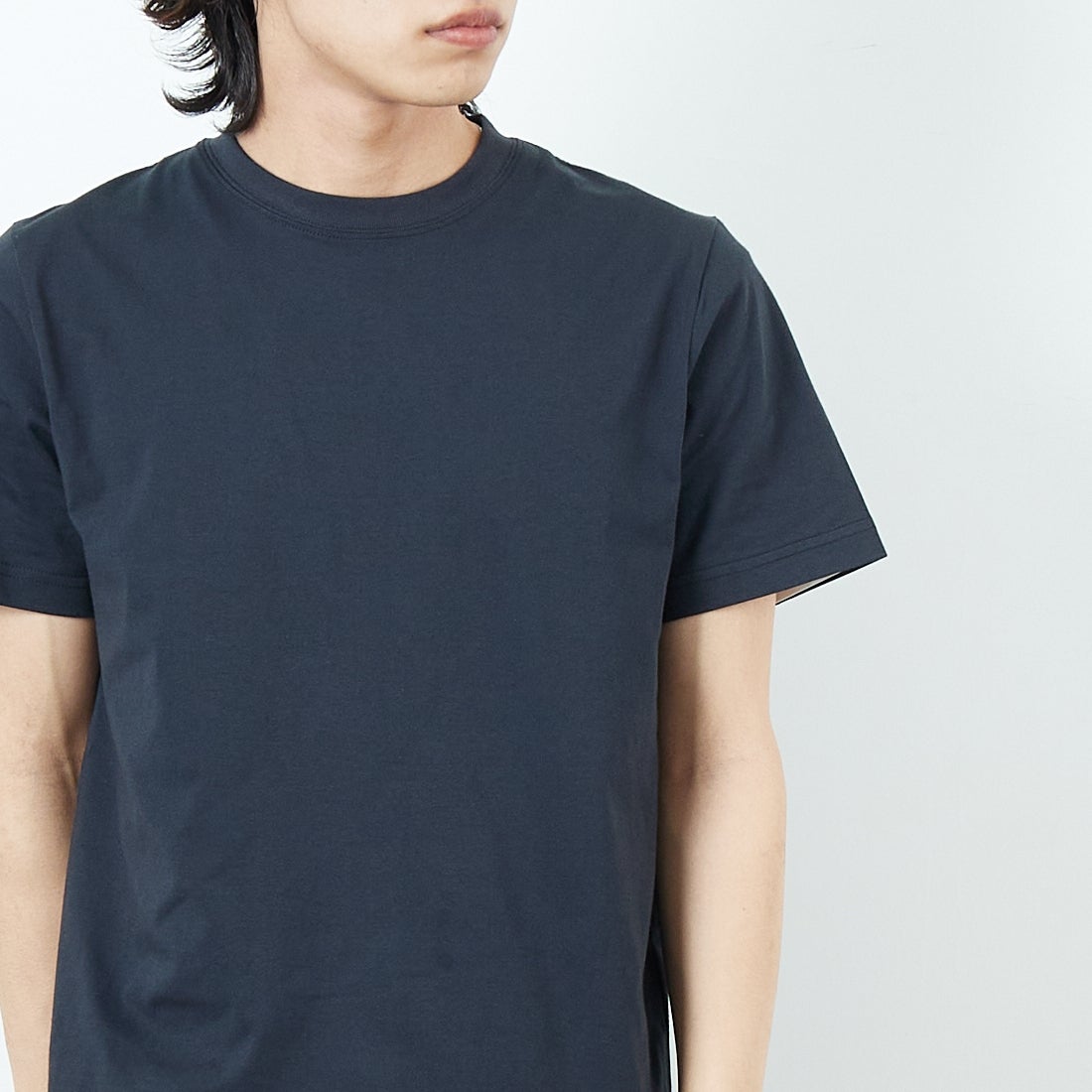 Less By SHELTECH [レス バイ シェルテック] レギュラーシルエットTシャツ [SHL25SS001] BLACK &&モデル身長：179cm 着用サイズ：M&&