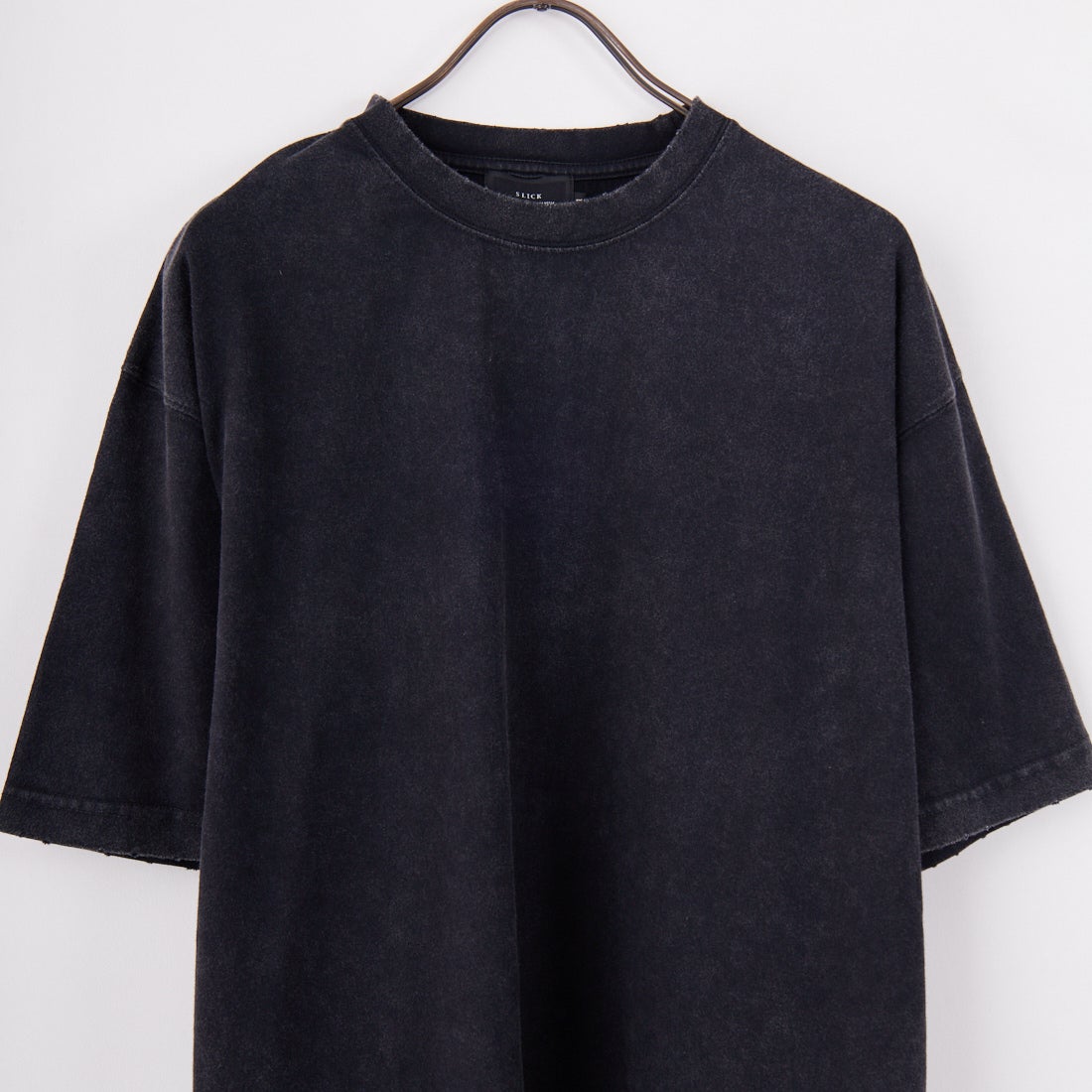 SLICK [スリック] ピグメントダイダメージTシャツ [5230116] 700 BLACK
