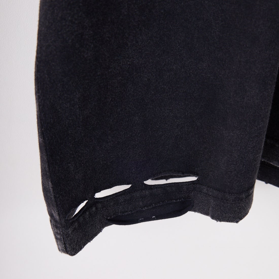 SLICK [スリック] ピグメントダイダメージTシャツ [5230116] 700 BLACK