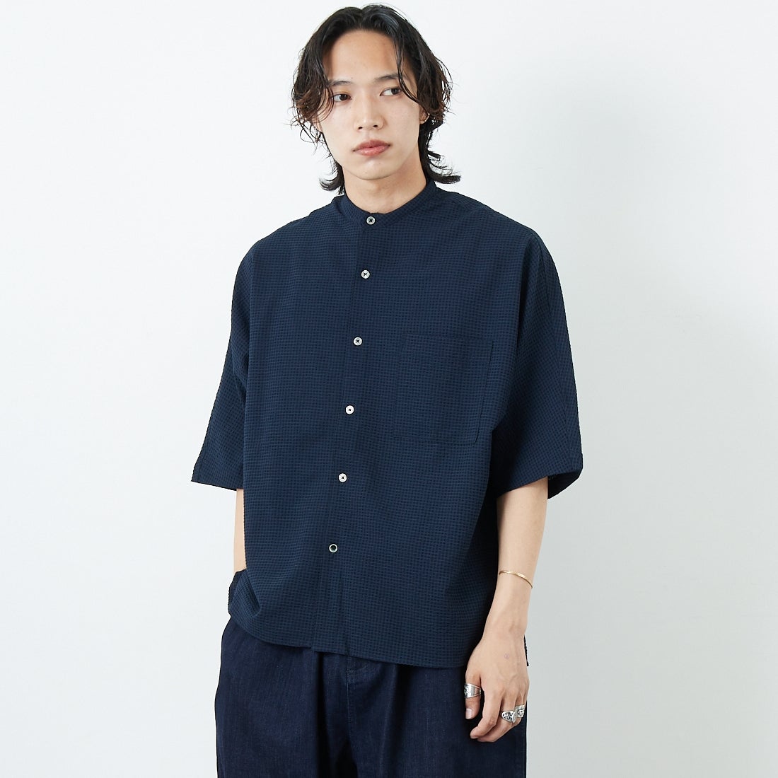 SLICK [スリック] ドットエアーシアサッカー ドルマンスリーブシャツ [5220112] 720 COAL B &&モデル身長：179cm 着用サイズ：1&&