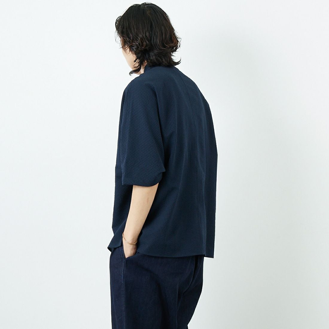 SLICK [スリック] ドットエアーシアサッカー ドルマンスリーブシャツ [5220112] 720 COAL B &&モデル身長：179cm 着用サイズ：1&&