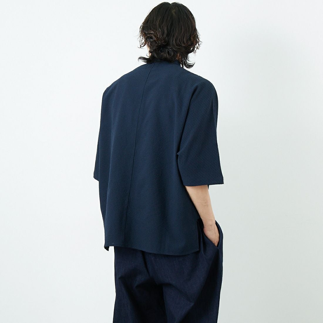 SLICK [スリック] ドットエアーシアサッカー ドルマンスリーブシャツ [5220112] 720 COAL B &&モデル身長：179cm 着用サイズ：1&&