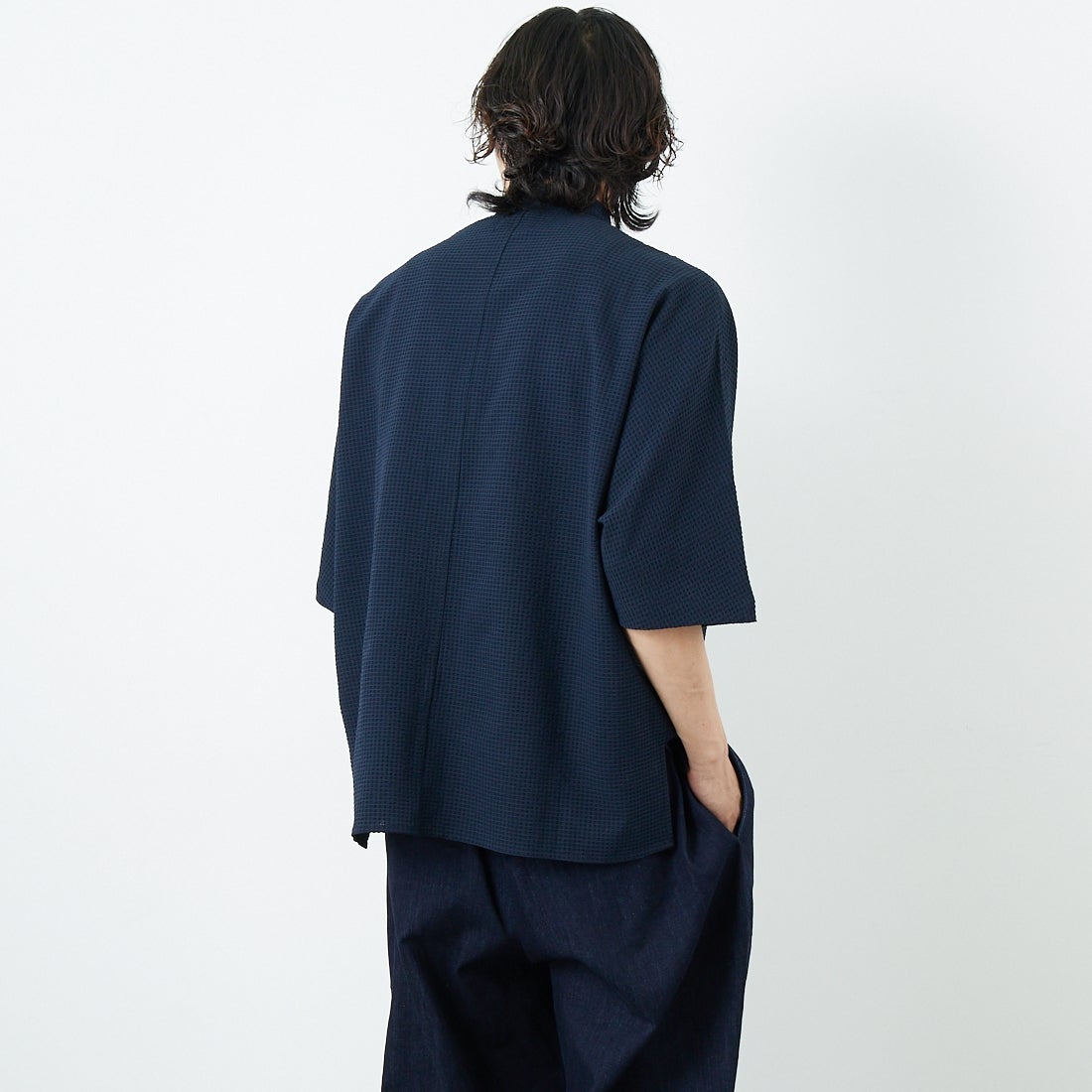 SLICK [スリック] ドットエアーシアサッカー ドルマンスリーブシャツ [5220112] 720 COAL B &&モデル身長：179cm 着用サイズ：1&&