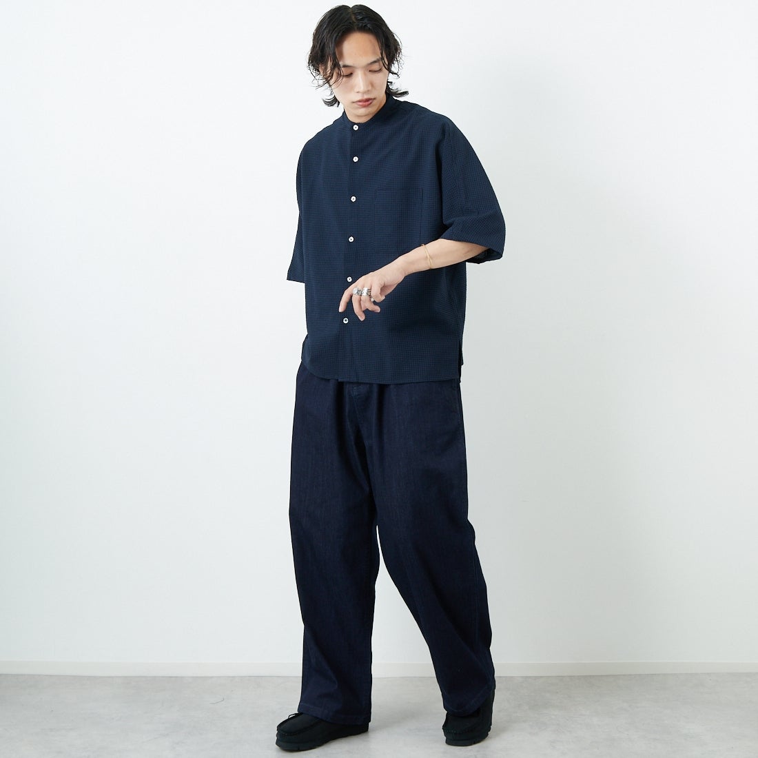 SLICK [スリック] ドットエアーシアサッカー ドルマンスリーブシャツ [5220112] 720 COAL B &&モデル身長：179cm 着用サイズ：1&&