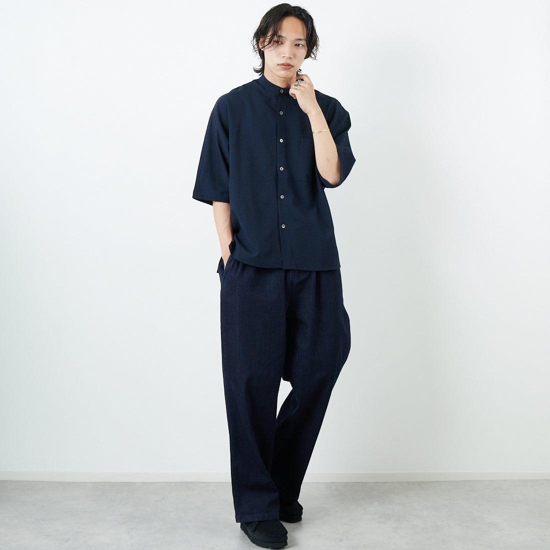 SLICK [スリック] ドットエアーシアサッカー ドルマンスリーブシャツ [5220112] 720 COAL B &&モデル身長：179cm 着用サイズ：1&&