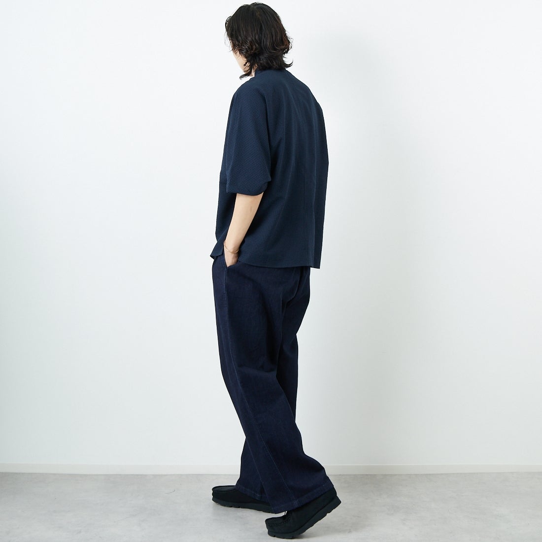 SLICK [スリック] ドットエアーシアサッカー ドルマンスリーブシャツ [5220112] 720 COAL B &&モデル身長：179cm 着用サイズ：1&&