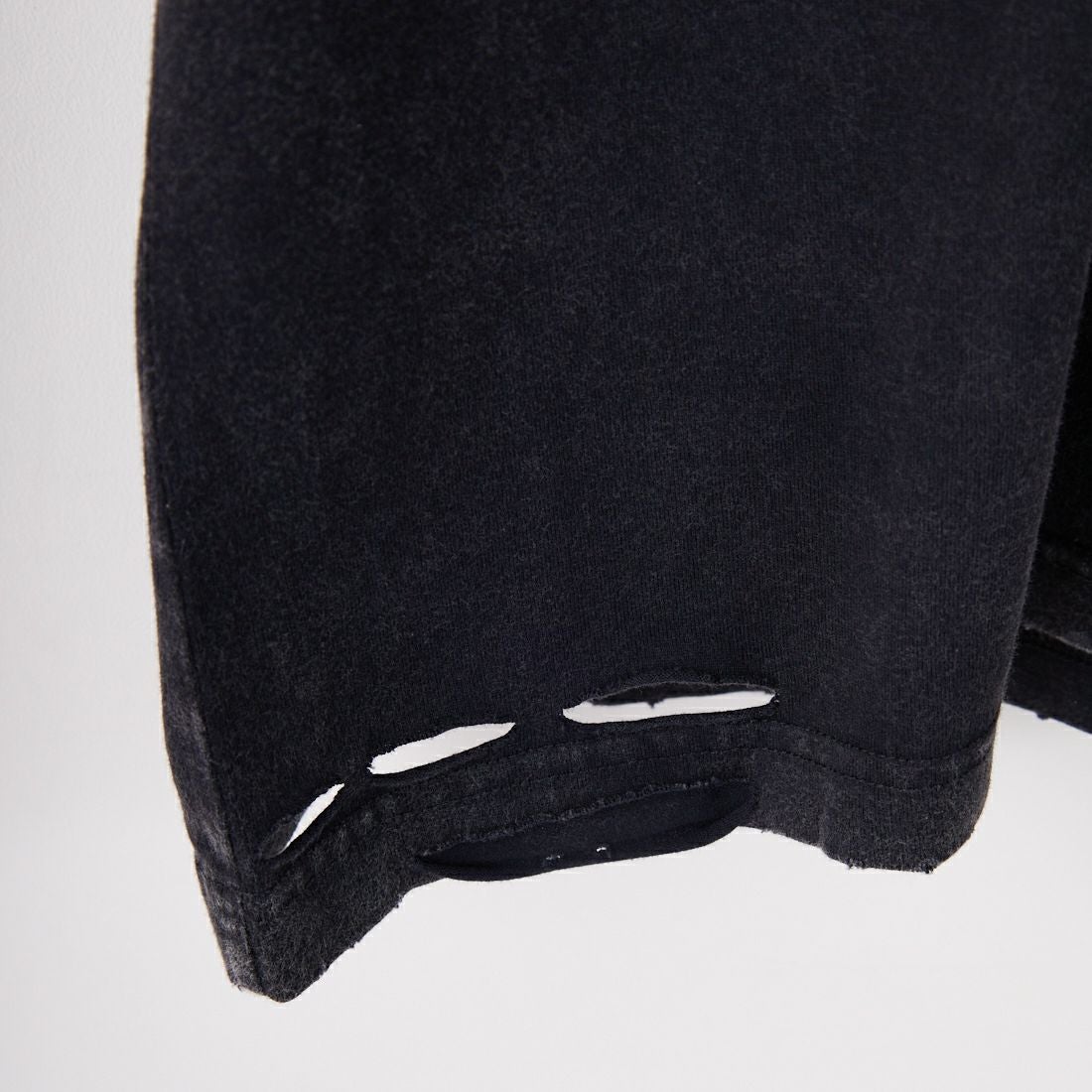 SLICK [スリック] ピグメントダイダメージTシャツ [5230116] 700 BLACK