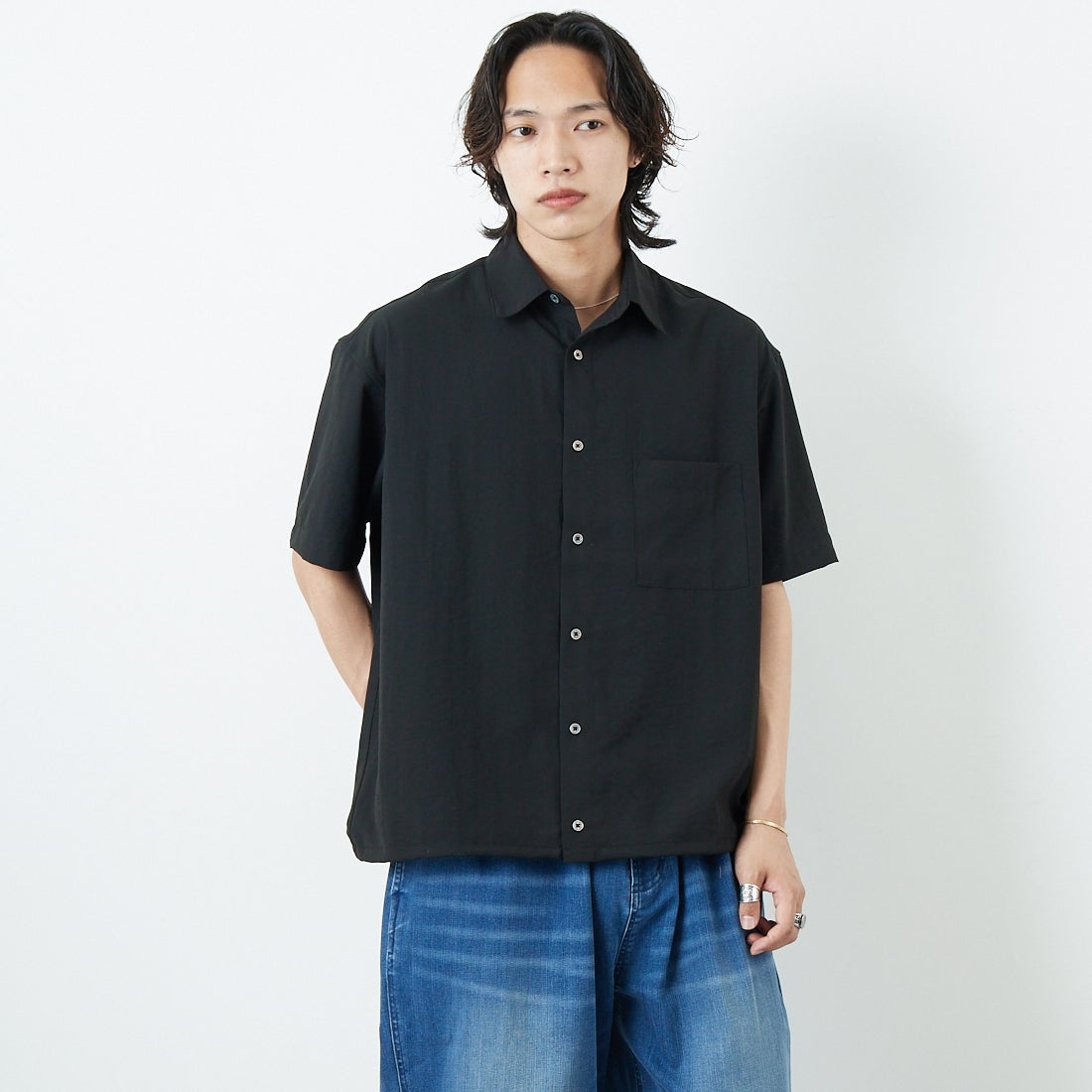 SLICK [スリック] ブロードエアーフロー ドローストリングシャツ [5220103] 700 BLACK &&モデル身長：179cm 着用サイズ：1&&