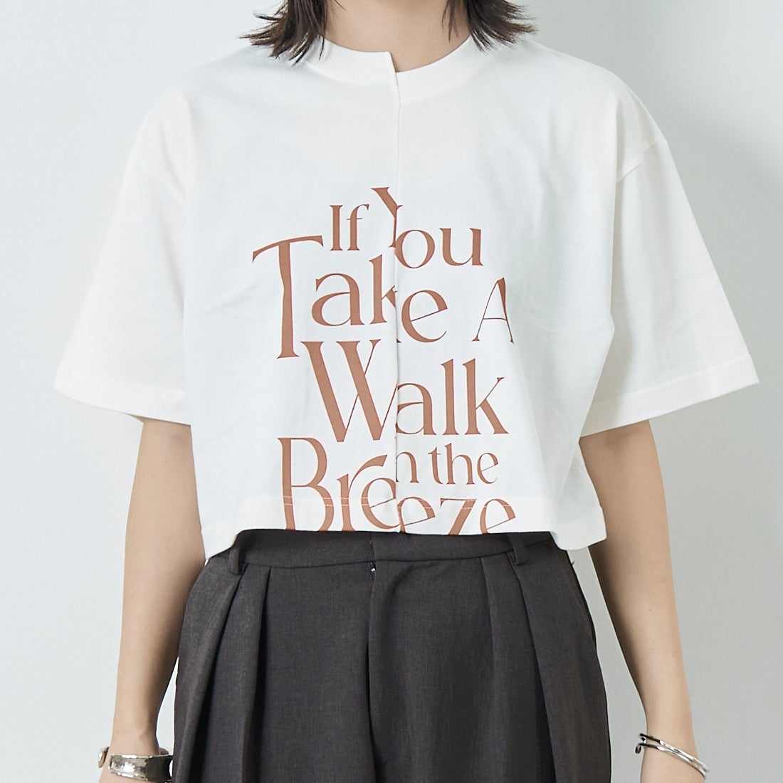 SCREEN STARS [スクリーンスターズ] 別注 リメイクプリントTシャツ [2522-RMPTIN-JF] OFF WHITE &&モデル身長：167cm 着用サイズ：F&&