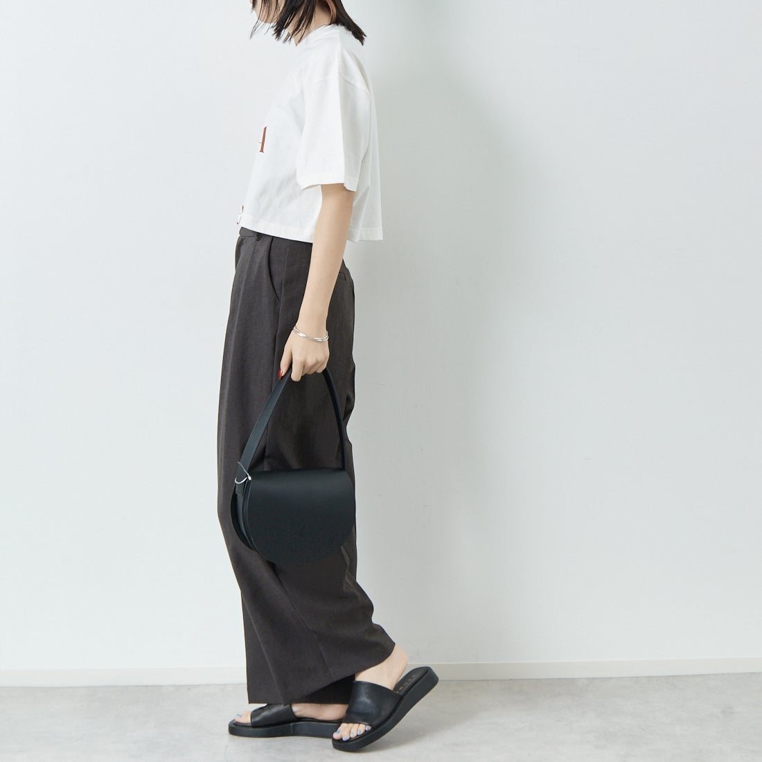 SCREEN STARS [スクリーンスターズ] 別注 リメイクプリントTシャツ [2522-RMPTIN-JF] OFF WHITE &&モデル身長：167cm 着用サイズ：F&&