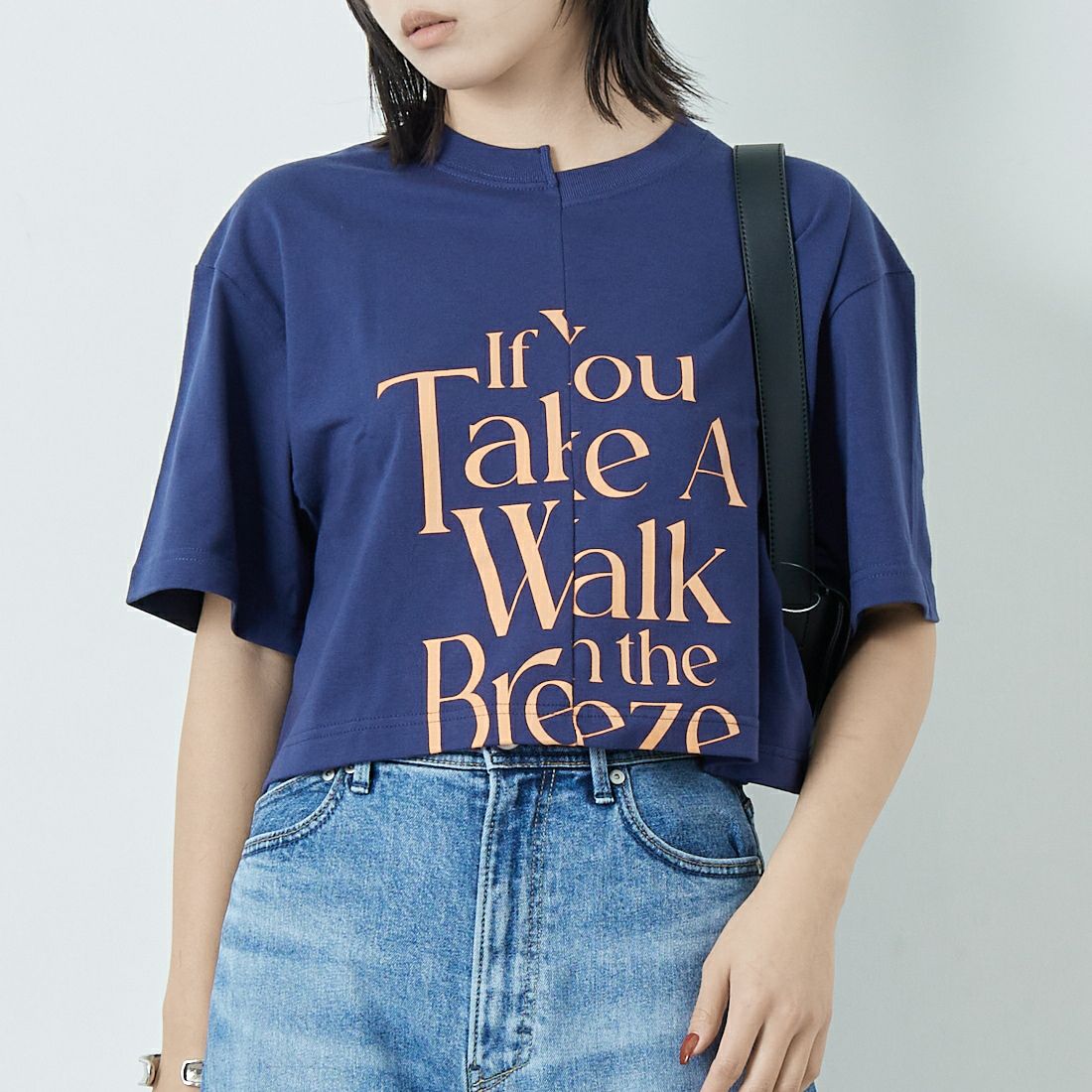 SCREEN STARS [スクリーンスターズ] 別注 リメイクプリントTシャツ [2522-RMPTIN-JF] NAVY &&モデル身長：167cm 着用サイズ：F&&
