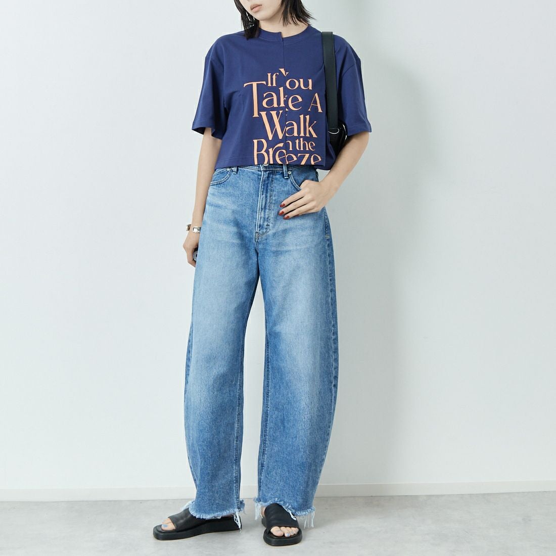 SCREEN STARS [スクリーンスターズ] 別注 リメイクプリントTシャツ [2522-RMPTIN-JF] NAVY &&モデル身長：167cm 着用サイズ：F&&
